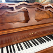 2001 Yamaha M500 Parisian piano, cherry - Upright - Console Pianos